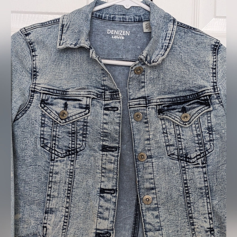 Denizen from Levi's Women's Jeans Jacket - Picture 15 of 16